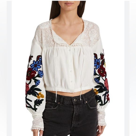 Free People Tops - FREE PEOPLE meadows embroidered top 🌸
